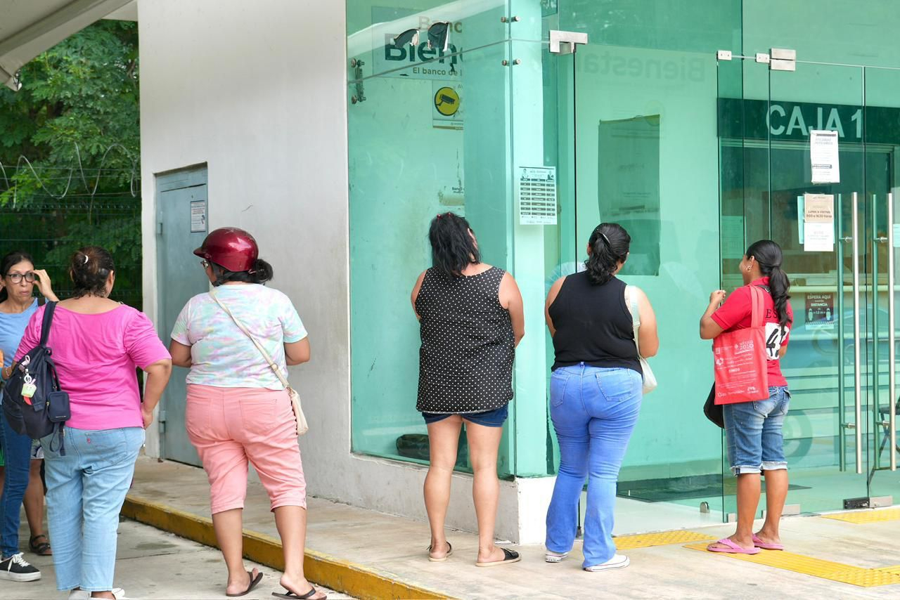 A través de Mujeres Renacimiento reciben 5 mil pesos de 2 bimestres A través de Mujeres Renacimiento reciben 5 mil pesos de 2 bimestres
