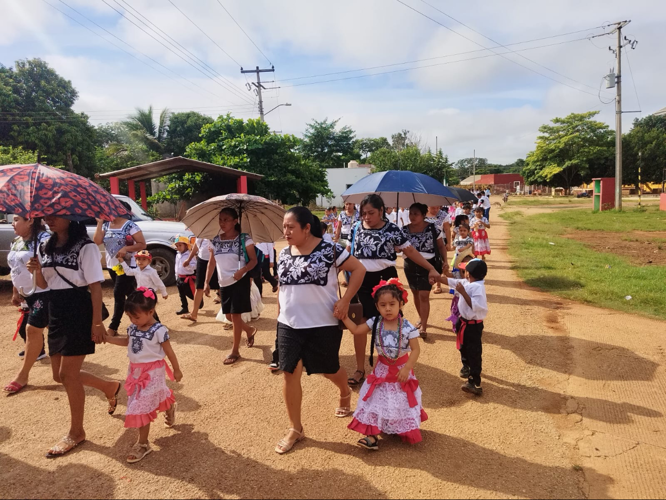 Desfile multicolor en nueve localidades: así se vivió la Campechanía indígena