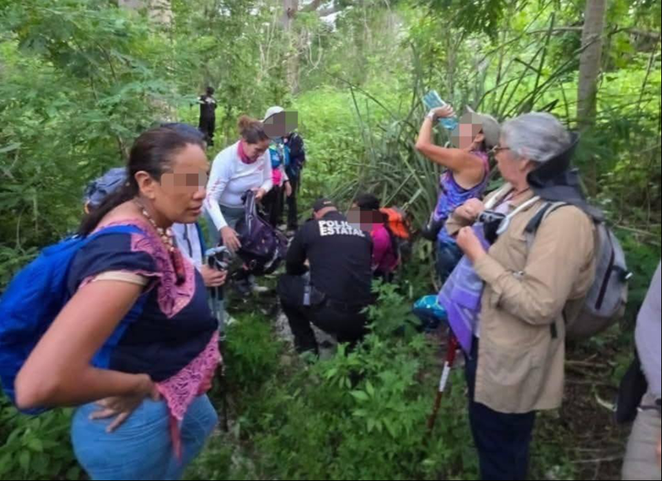Las turistas fueron trasladadas a la Comandancia Municipal de Abalá