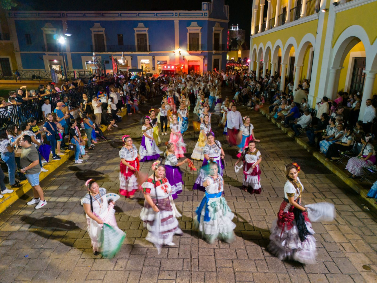 Octubre es el Mes de la Campechanidad, con desfiles, gastronomía y expresiones artísticas en todo el estado.