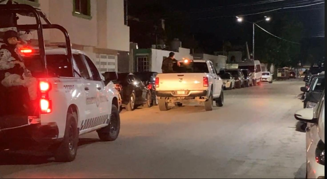 Autoridades realizaron un cateo en la colonia Fidel Velázquez, en San Francisco de Campeche. Autoridades realizaron un cateo en la colonia Fidel Velázquez, en San Francisco de Campeche.