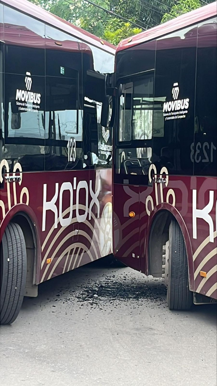 Choque entre unidades 123 y 119 del Ko’ox deja retrasos en ruta y movilización de usuarios Choque entre unidades 123 y 119 del Ko’ox deja retrasos en ruta y movilización de usuarios