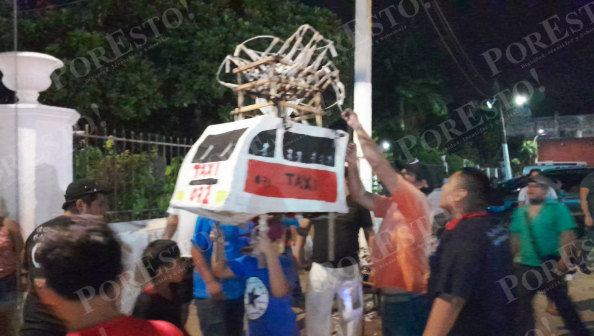 El menor fue auxiliado rápidamente por asistentes y personal de emergencia, evitando que sufriera quemaduras. El menor fue auxiliado rápidamente por asistentes y personal de emergencia, evitando que sufriera quemaduras.