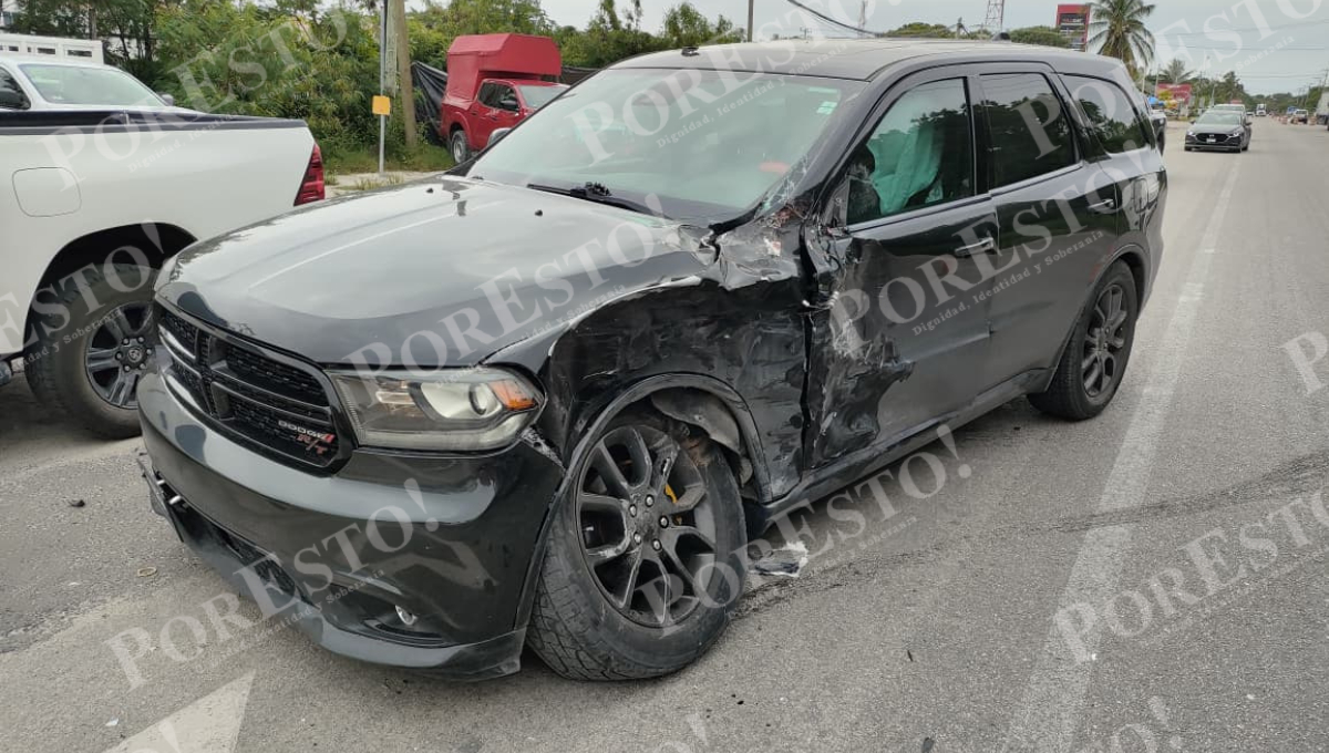 Fuerte accidente en la zona industrial de Ciudad del Carmen: grúa impacta a camioneta Durango Fuerte accidente en la zona industrial de Ciudad del Carmen: grúa impacta a camioneta Durango