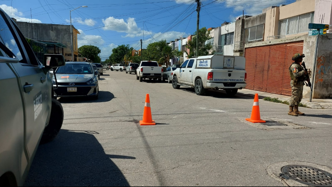 Una llamada anónima alertó la presencia de personas sospechosas en un domicilio de la Guadalupana; se mantuvo vigilancia y tras abrirse una carpeta se realizó la diligencia Una llamada anónima alertó la presencia de personas sospechosas en un domicilio de la Guadalupana; se mantuvo vigilancia y tras abrirse una carpeta se realizó la diligencia
