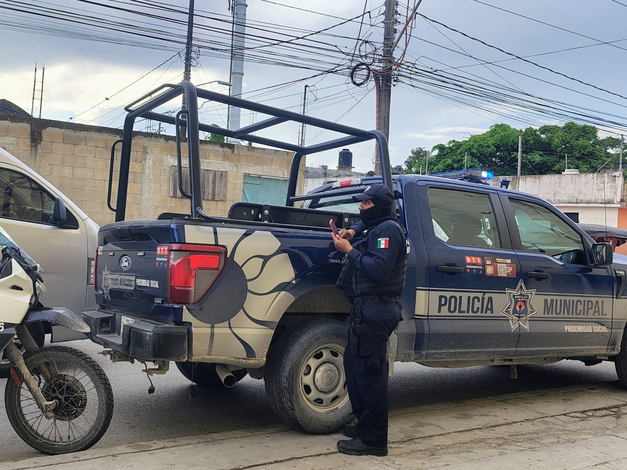 Elementos policiacos realizaron las detenciones.