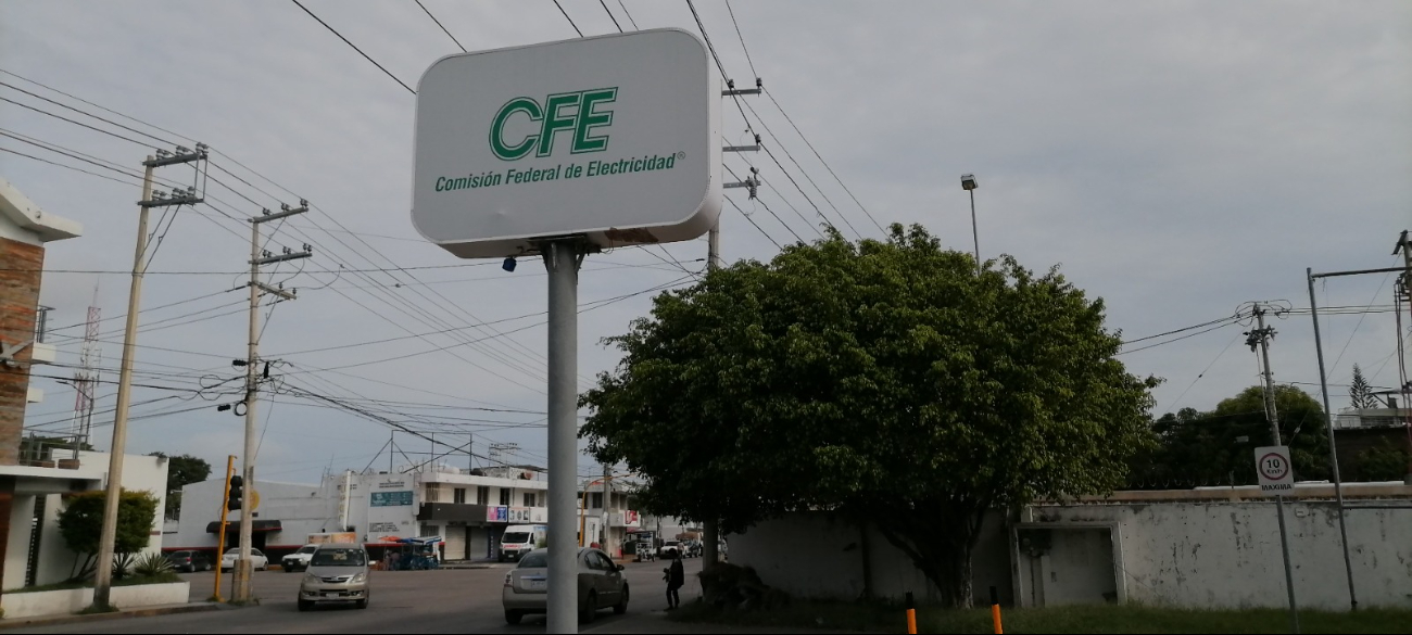 Ciudadanos exigen a la CFE reparar daños por constantes bajones de energía
