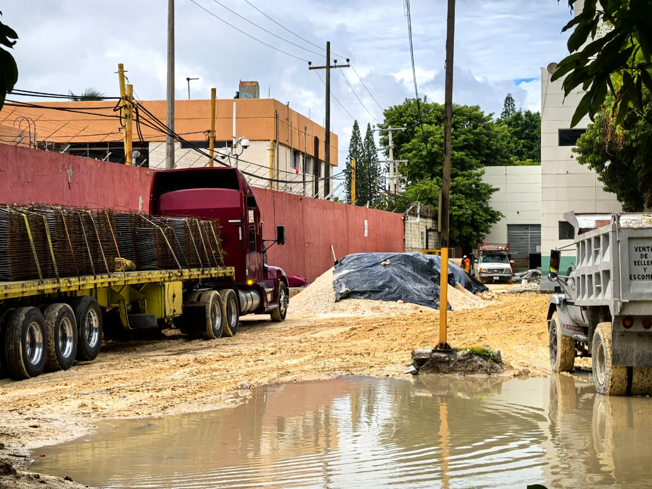 Desplazan a obreros carmelitas en la obra del nuevo Hospital IMSS-BIENESTAR