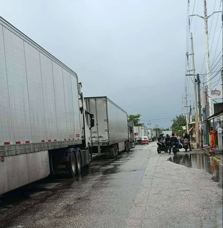 l bloqueo provocó caos vehicular y un apagón por un accidente con un tráile