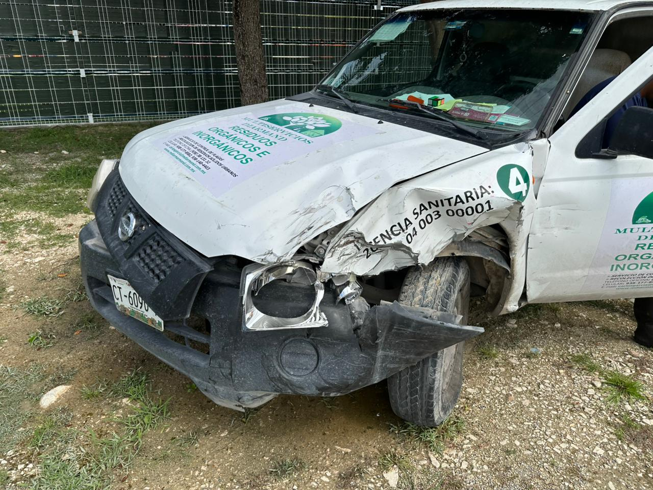 La colisión fue provocada por una maniobra imprudente al ingresar sin precaución a un estacionamiento.
