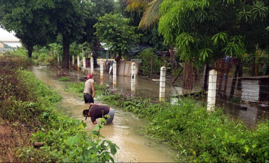 Las lluvias de la Onda Tropical 36 provocaron inundaciones en 30 viviendas de las comunidades de Chac Chaito y Pixoyal, en Champotón.