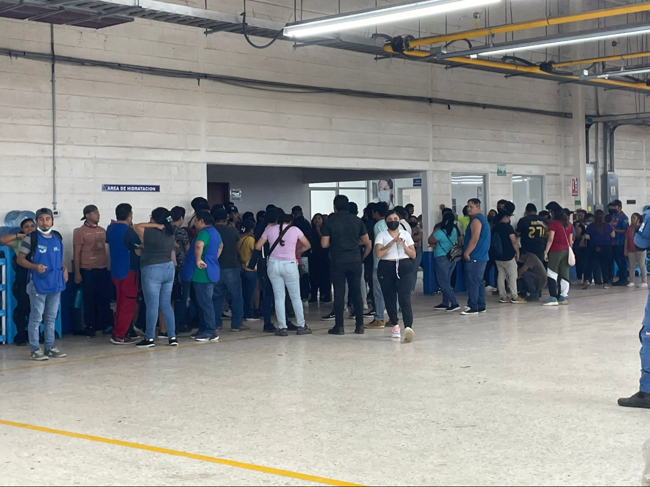 Empleados de Moyel se rebelan contra jefes por condiciones laborales injustas