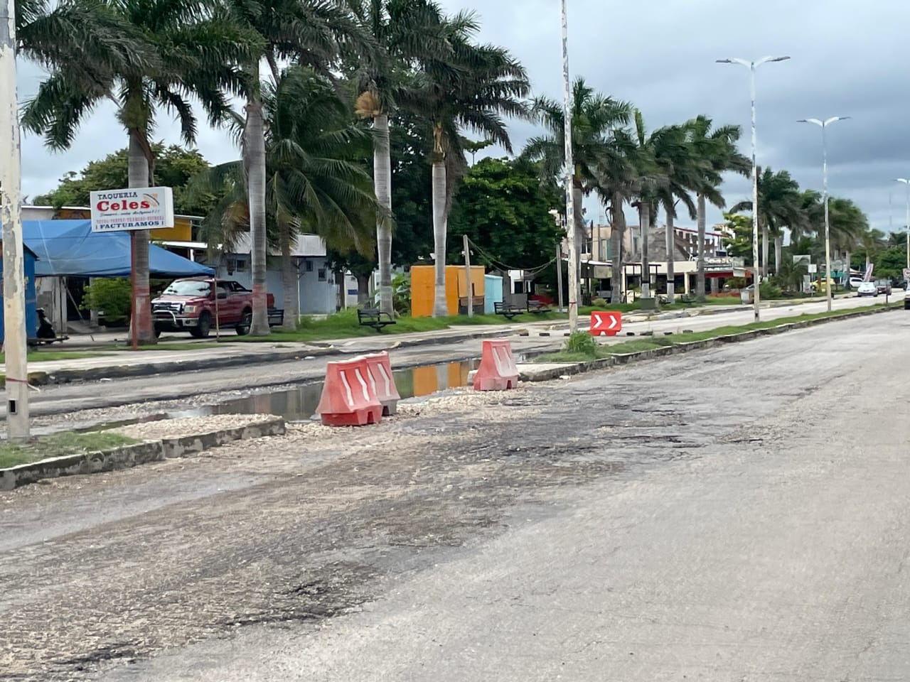Los afectados señalan mala planeación al realizar los trabajos en temporada de lluvias. Los afectados señalan mala planeación al realizar los trabajos en temporada de lluvias.