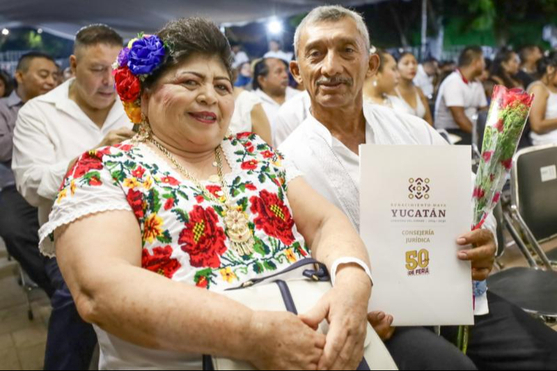 Promueven certeza jurídica y unión familiar con las Bodas del Renacimiento Maya