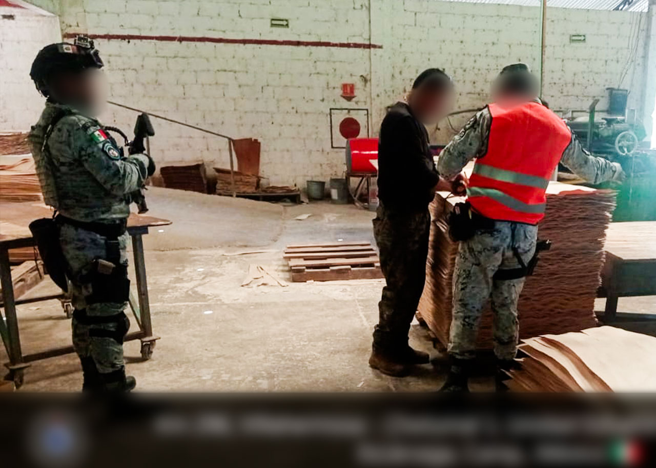 Se aseguró maquinaria y herramientas, incluyendo una sierra circular, torno y guillotinas.