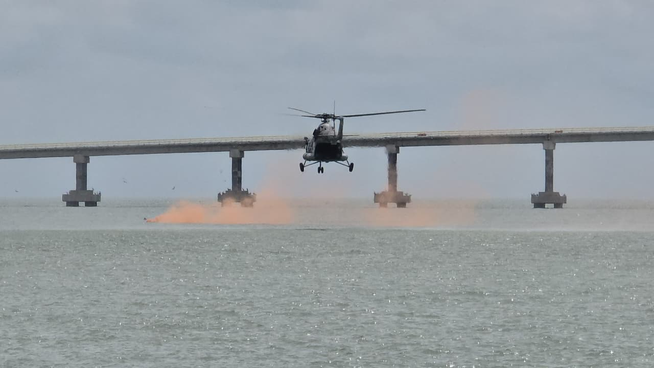 Elementos de la Décimo Primera Zona Naval Militar realizaron un simulacro de rescate en la Laguna de Términos.