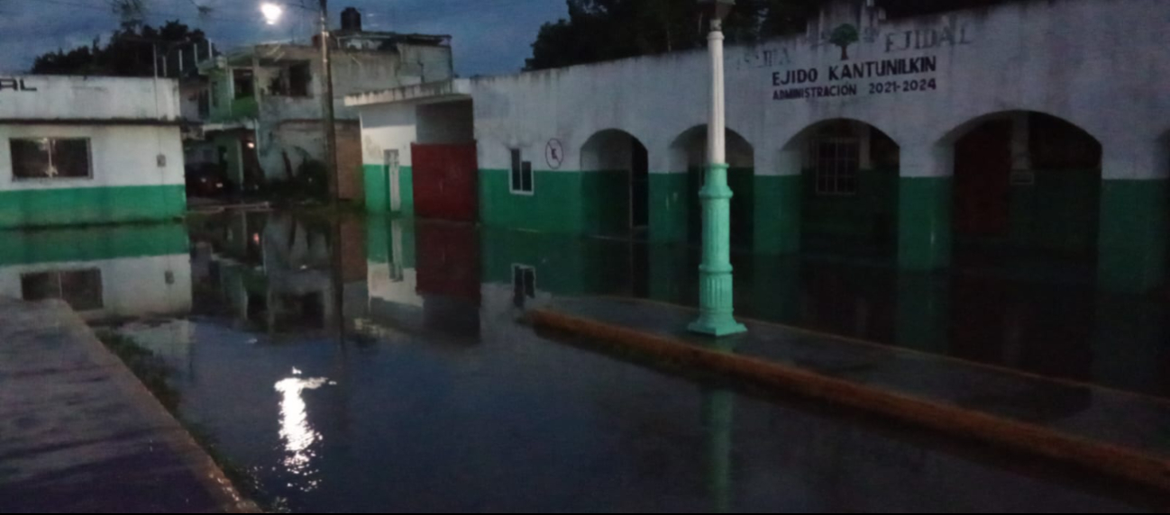 Las precipitaciones provocaron algunas inundaciones en la localidad. Las precipitaciones provocaron algunas inundaciones en la localidad.