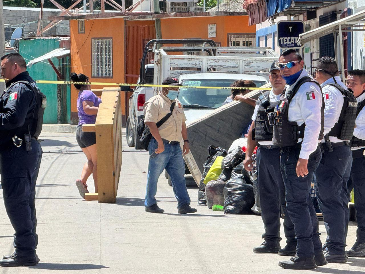 Fuerte movilización policiaca en la 23 de Julio por conflicto entre expareja Fuerte movilización policiaca en la 23 de Julio por conflicto entre expareja