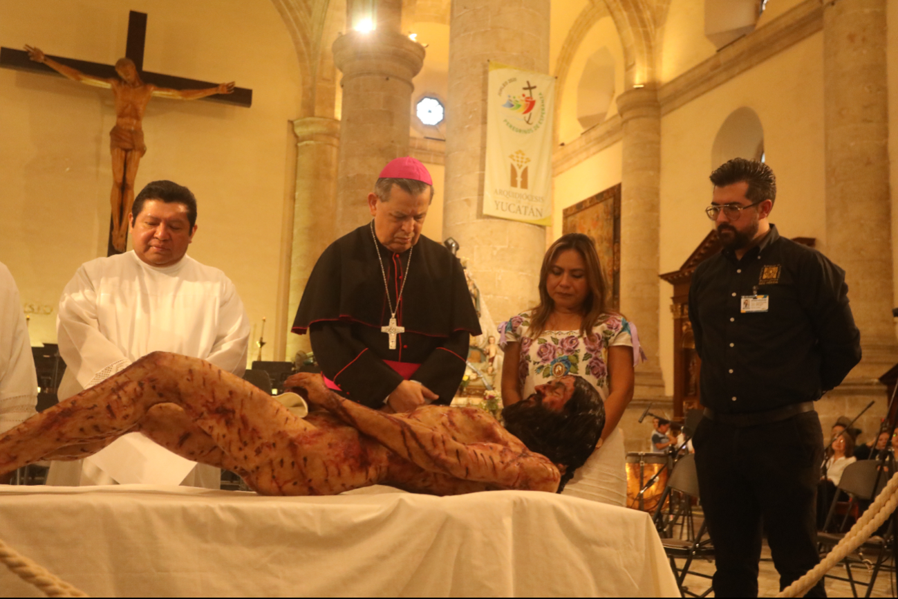 De acuerdo con la información proporcionada, la pieza está basada en los estudios científicos de la Sábana Santa de Turín (sudario de Jesucristo) De acuerdo con la información proporcionada, la pieza está basada en los estudios científicos de la Sábana Santa de Turín (sudario de Jesucristo)