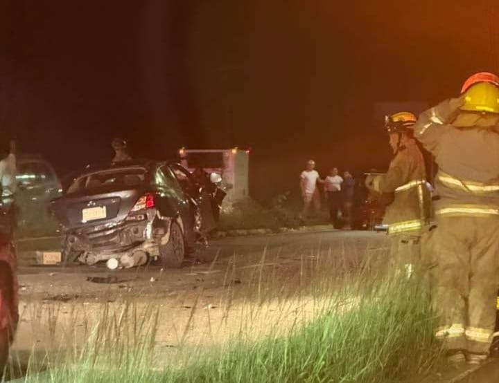 El Heroico Cuerpo de Bomberos, Protección Civil y paramédicos acudieron al lugar. El Heroico Cuerpo de Bomberos, Protección Civil y paramédicos acudieron al lugar.