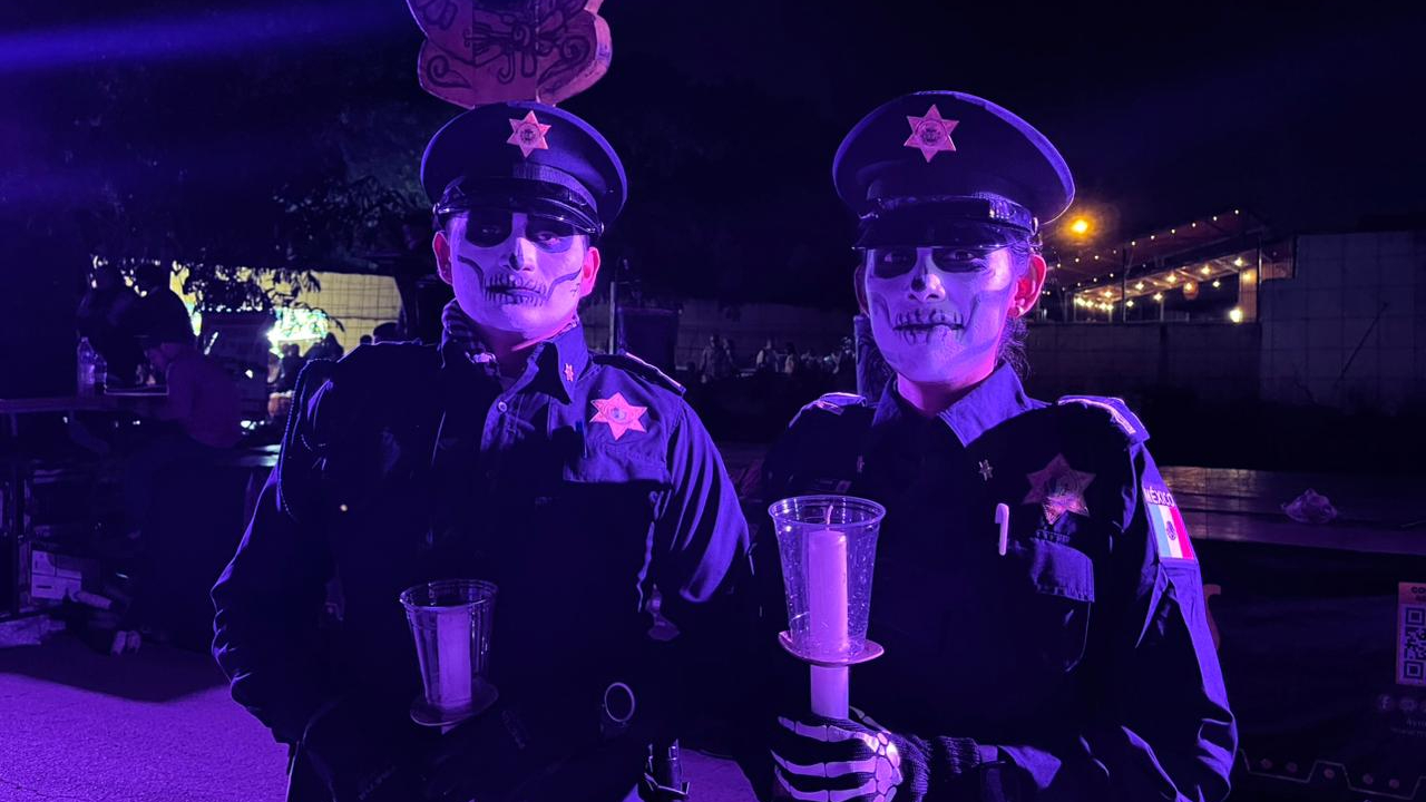 Elementos de la SSP participaron caracterizados con atuendos alusivos a las tradiciones Elementos de la SSP participaron caracterizados con atuendos alusivos a las tradiciones