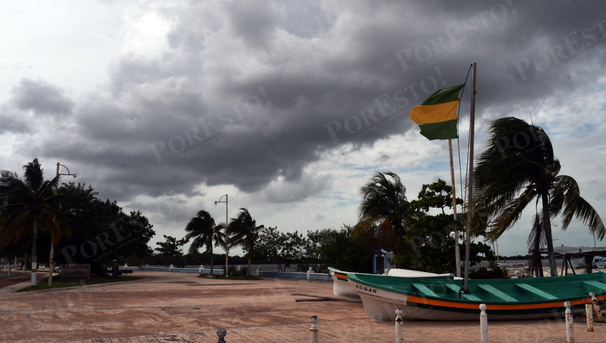 Continúan el frío y los chubascos en Campeche por el Frente Frío