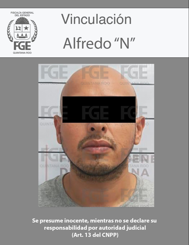 Alfredo "N" es señalado por pedir "derecho de piso" en una tienda de ropa.