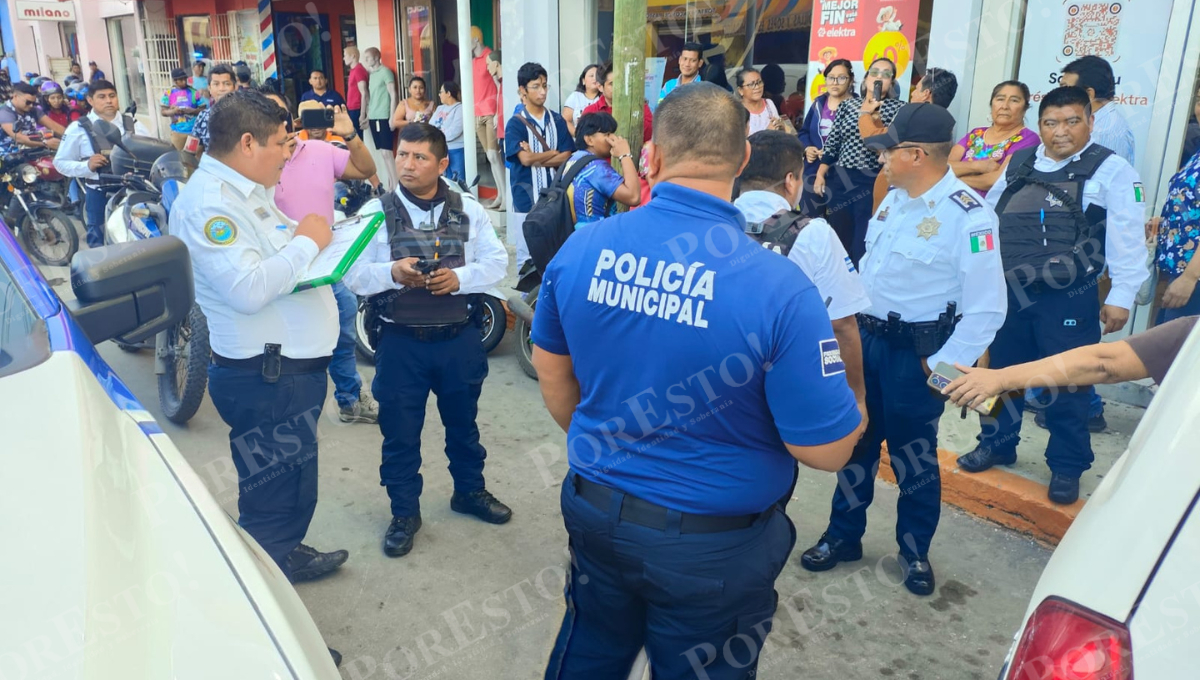 Los sujetos llegaron en una camioneta blanca y aseguraron tener una orden judicial para recuperar el vehículo por falta de pago.