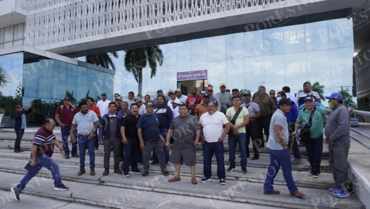 Cañeros de Champotón protestan en Palacio Estatal de Campeche por bajos precios de la caña