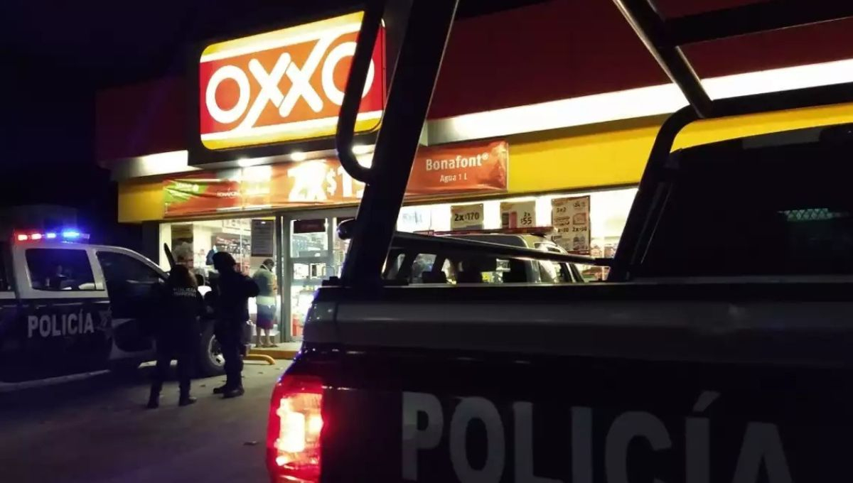 Sufre asalto trabajador de OXXO durante la madrugada; hurtan mil pesos en efectivo y productos