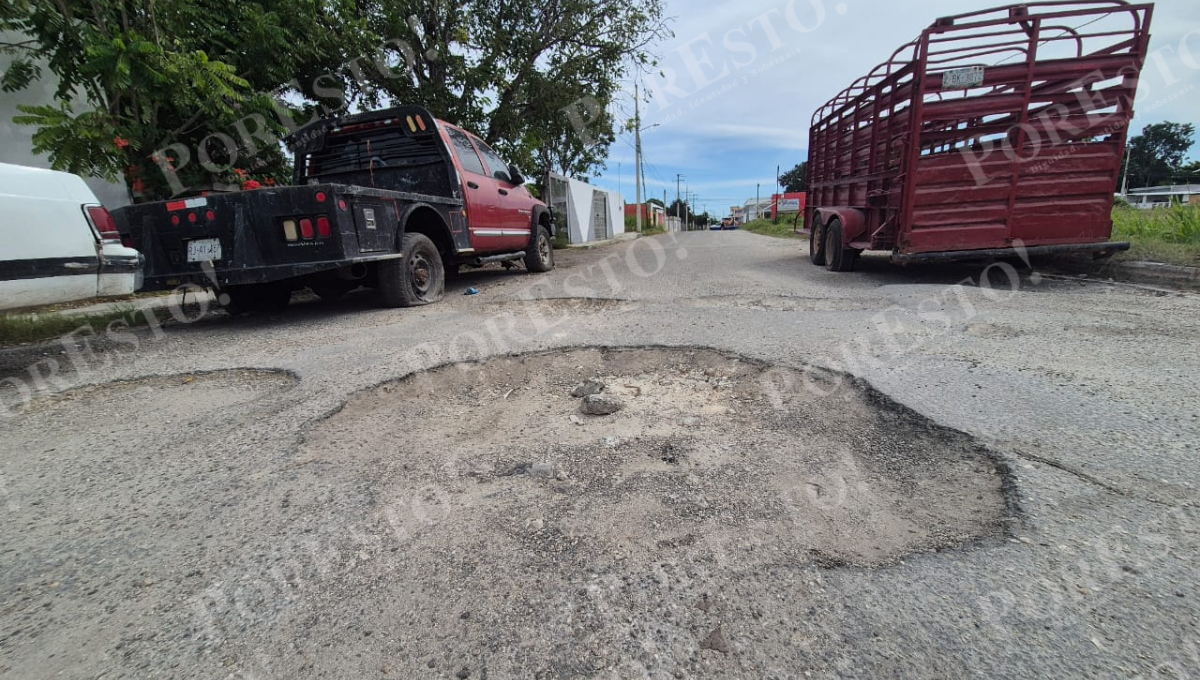 Conductores piden reparación de calles en Champotón ante riesgo de accidentes