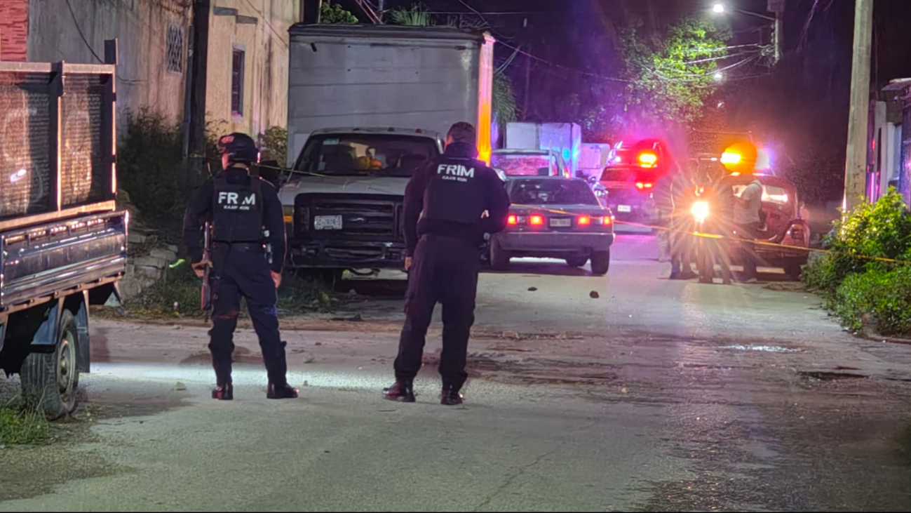 Peritos aseguraron  más de 10 casquillos  de distintos calibres  en la zona, donde  testigos vieron a  cuatro agresores