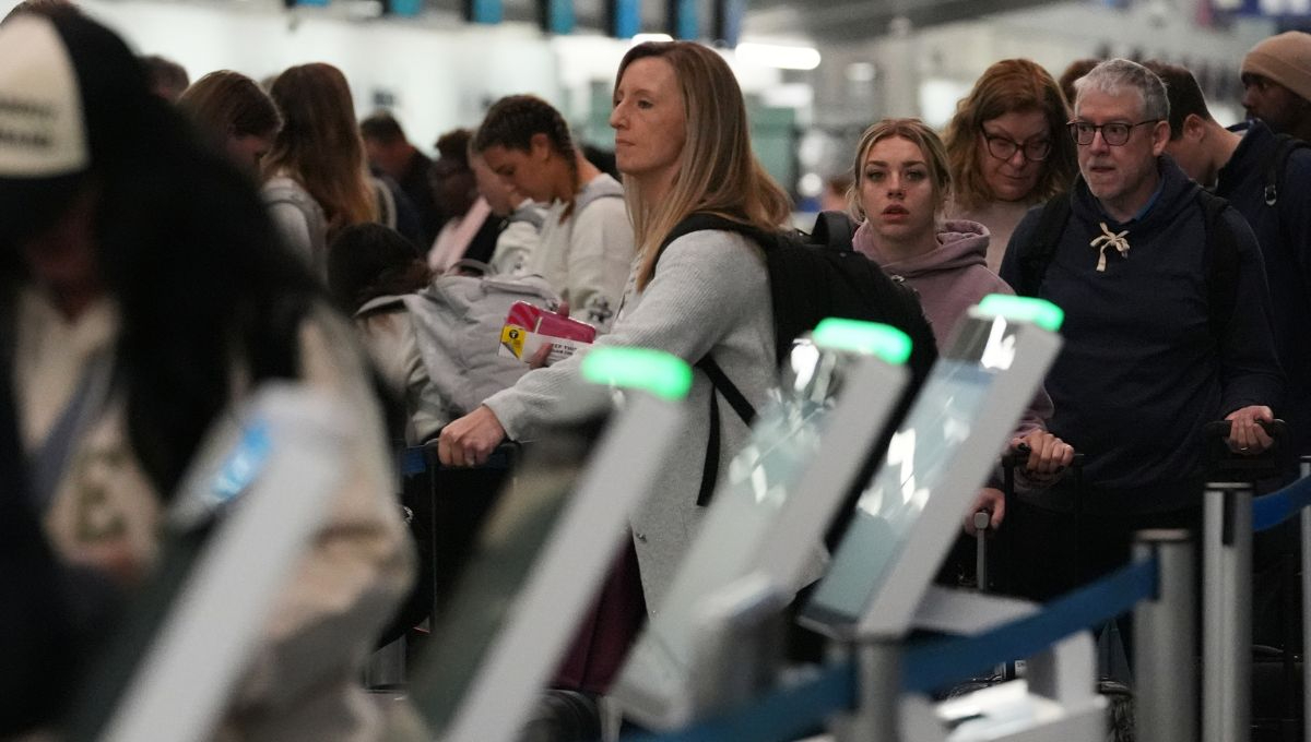 Este jueves se registran casi mil cancelaciones y más de 700 demoras