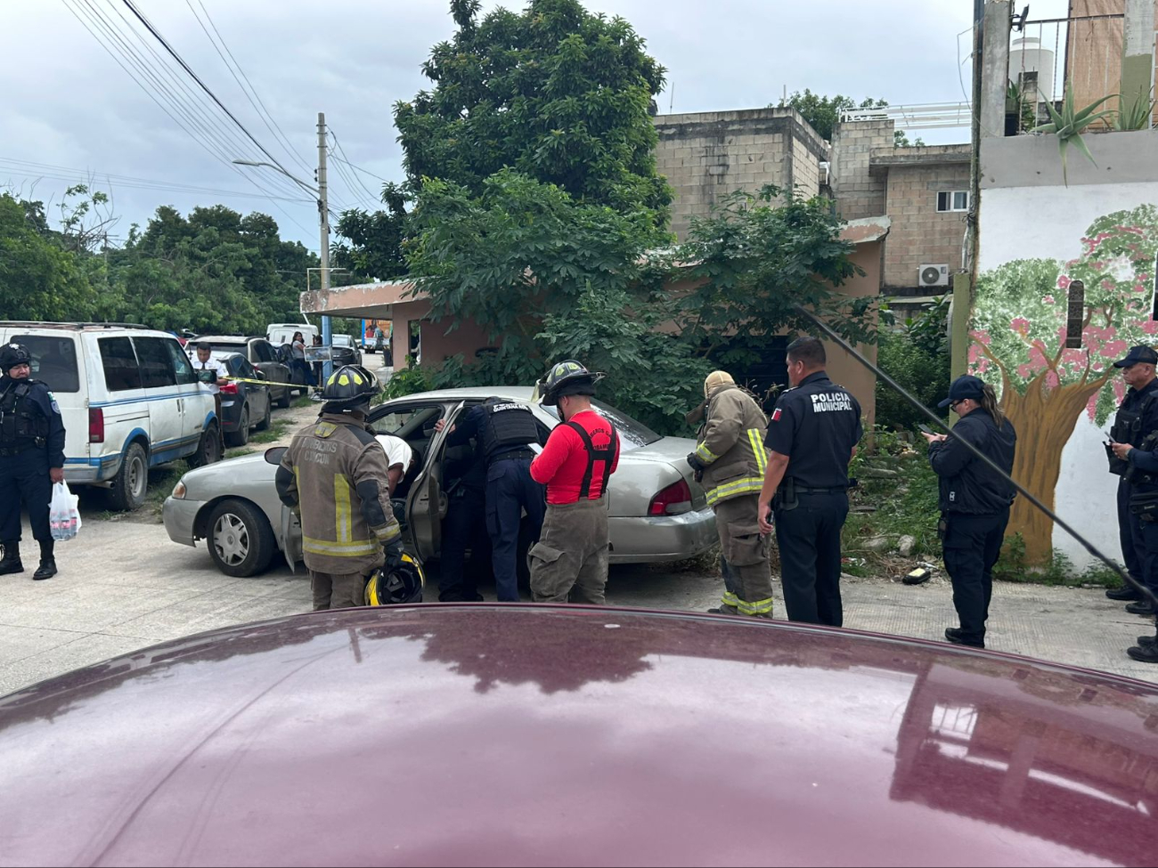 Tras más de una hora de movilización en la avenida Chichén Itzá, un trabajador de Cometra abrió su auto y descartó que se tratara de un delito