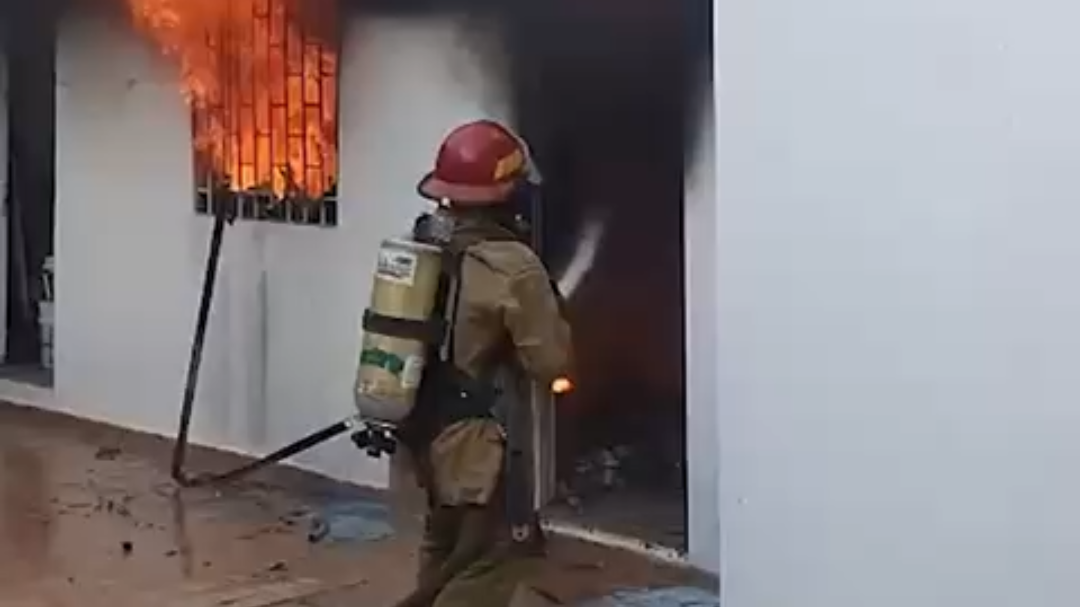 La explosión de un calentador al interior de una vivienda de Mérida movilizó a cuerpos de emergencia