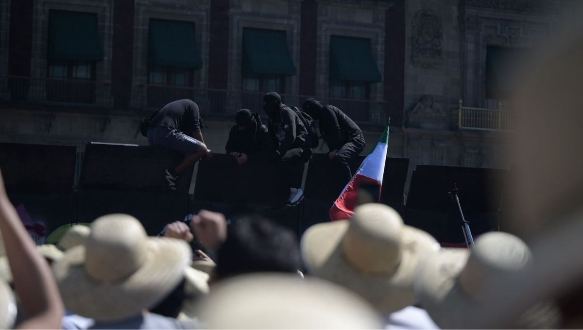 Grupos identificados como “bloque negro” realizaron pintas y protestas