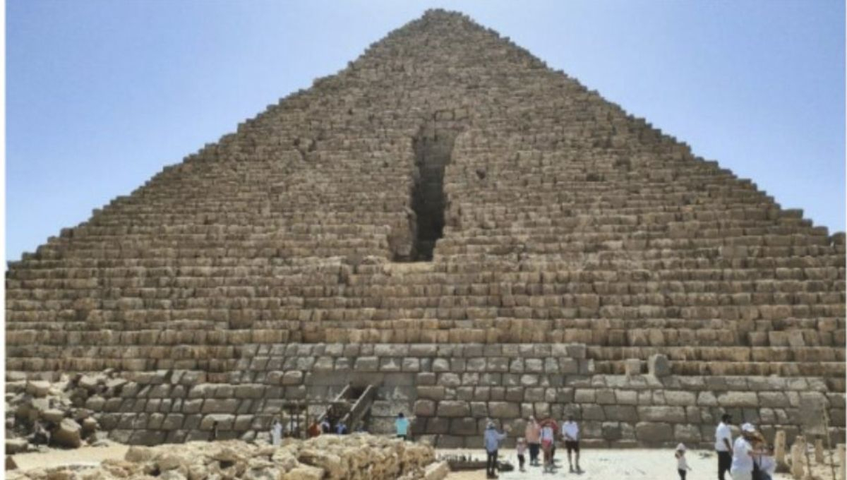 La pirámide de Menkaure, la más pequeña de las tres grandes estructuras de Giza, vuelve a estar en el centro del interés arqueológico