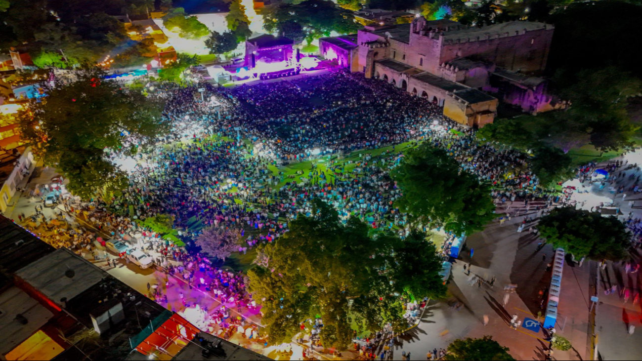 El Ex Convento de San Bernardino de Siena de Valladolid vibró con Julieta Venegas