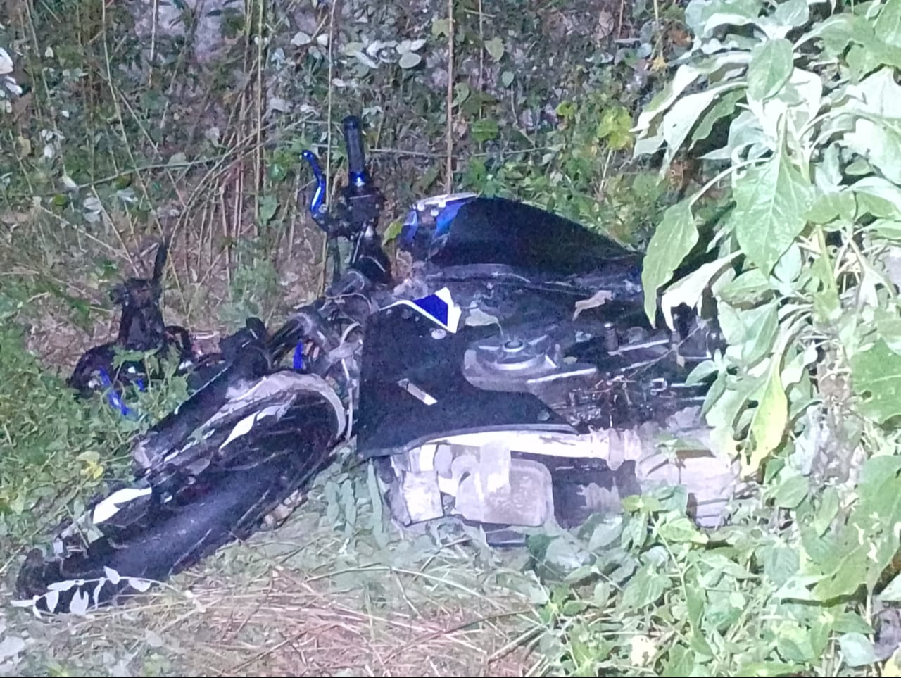 El joven perdió la vida tras salirse de la carretera