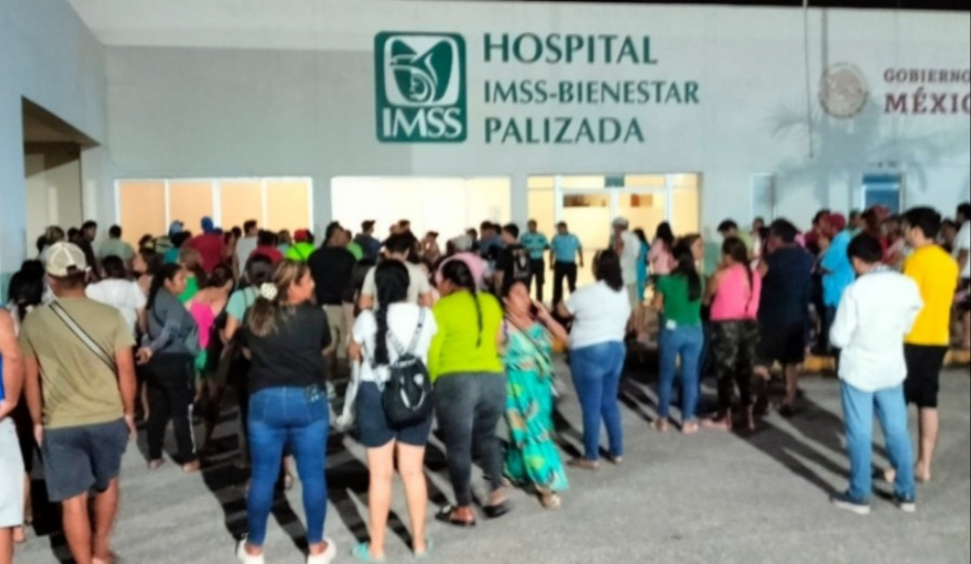 La funcionaria fue trasladada al Hospital IMSS Bienestar del municipio.