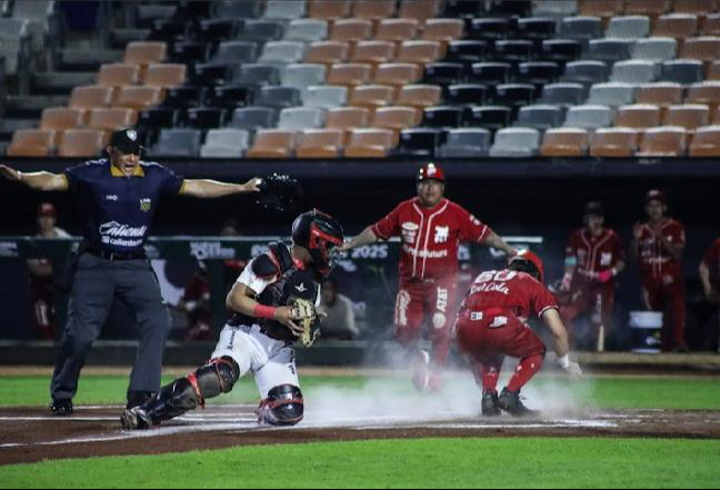 Los Escarlatas se llevaron la victoria en el Beto Ávila de Cancún.