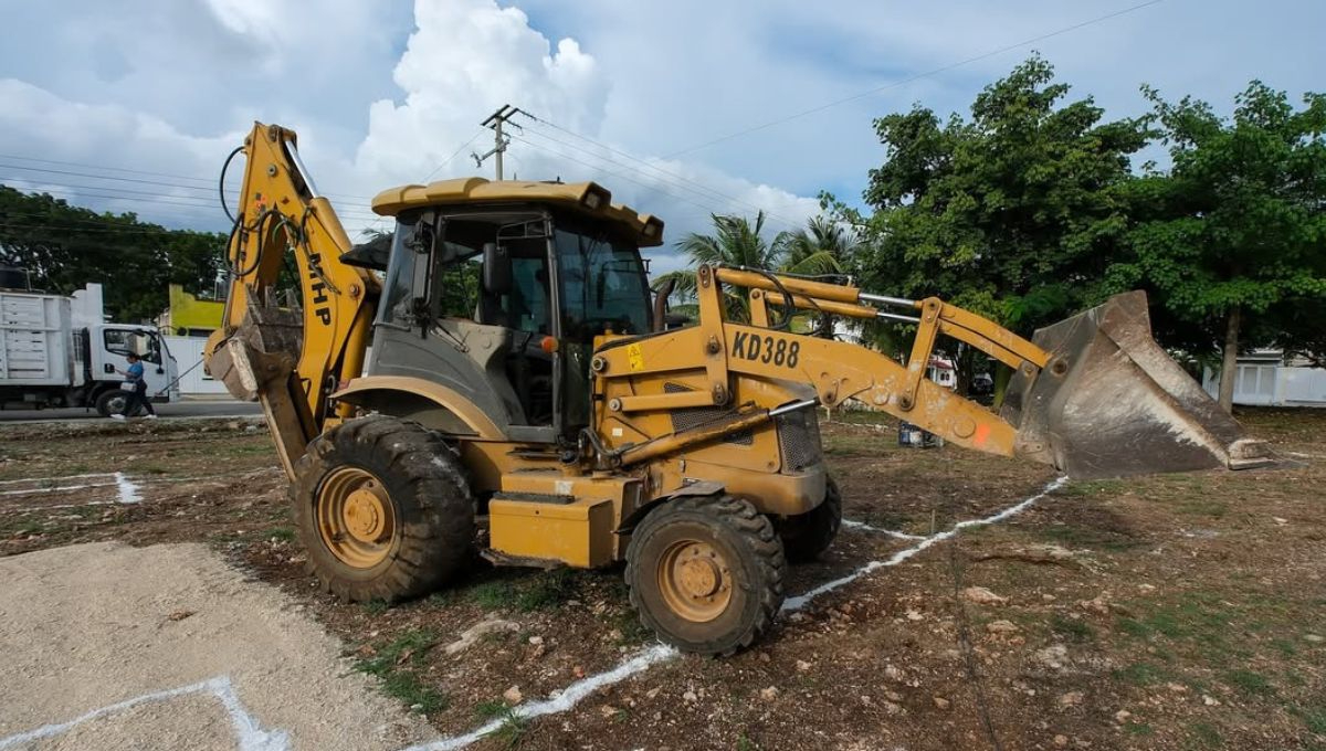 Critican docente la lentitud en la construcción del nuevo centro de actualización del Magisterio de Chetumal. Temen que las lluvias lleguen antes que el recinto quedé terminado