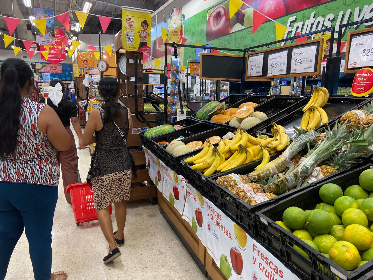 Titular de la Profeco, Iván Escalante, explicó que ambos negocios fueron señalados tras un monitoreo nacional de alimentos y energéticos