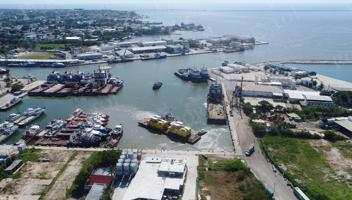 El dragado permitirá el arribo de embarcaciones de mayor tamaño y recuperar operatividad del puerto.