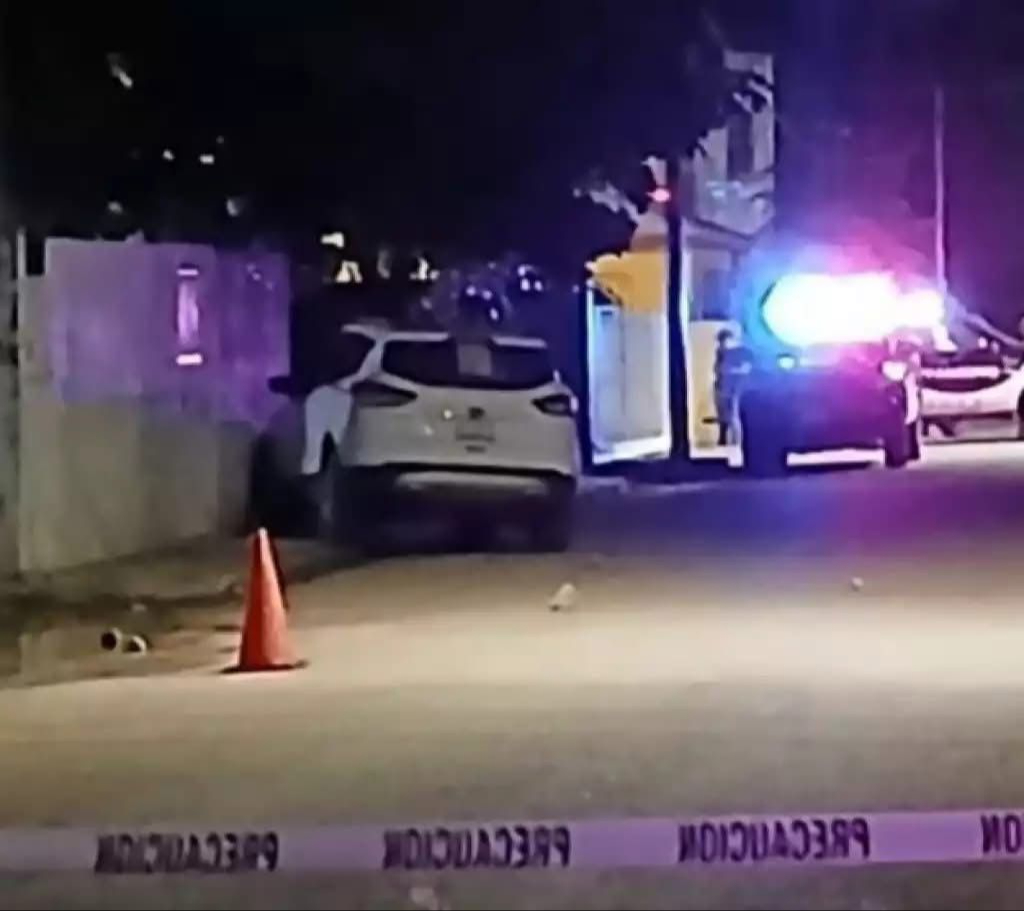 La unidad fue encontrada abandonada en la colonia Ampliación Zaragoza, donde los atacantes habrían cambiado de vehículo para continuar la huida.