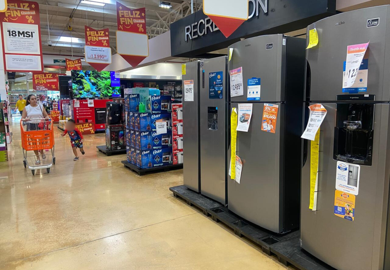 Largas filas en áreas de línea blanca confirman la preferencia por artículos de necesidad y reemplazo del hogar.