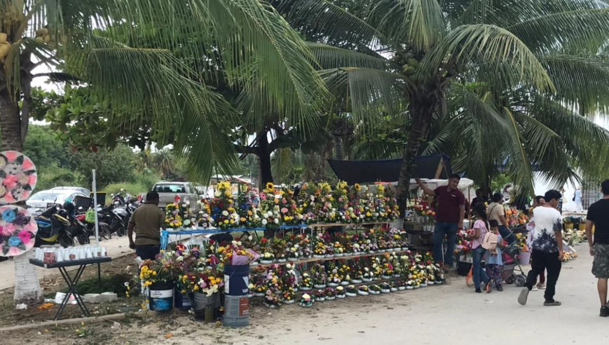Bajas ventas por Día de Muertos; vendedores no lograron darla salida a su producto