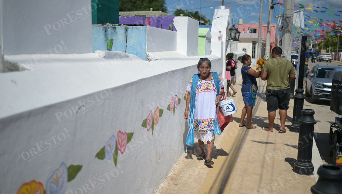 Cultura y color en Campeche: la limpieza de huesos que mantiene viva la memoria
