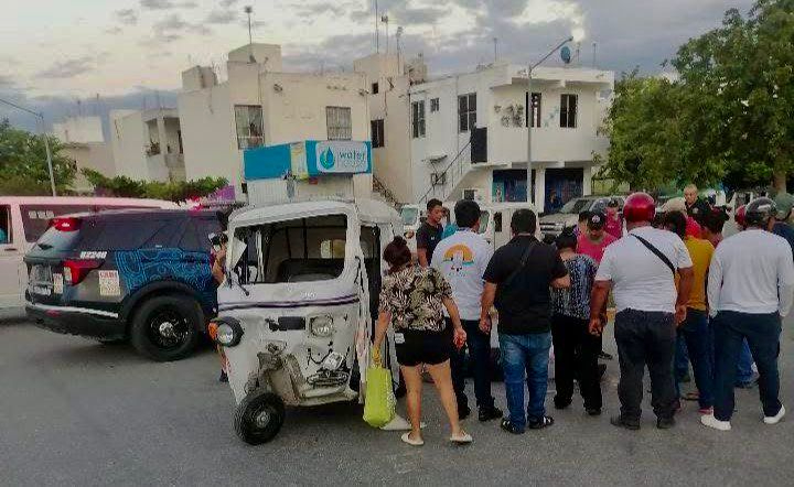 Automovilista golpea a motociclista y lo deja lesionado en Playa del Carmen