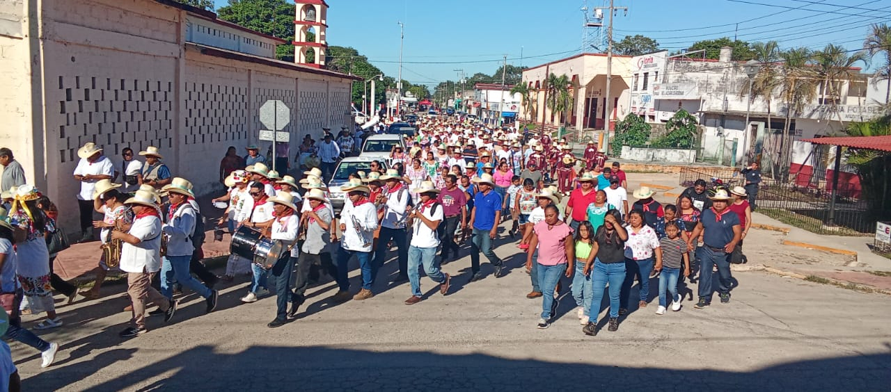 Es una explosión de color y sabor, una crónica viva de los usos y costumbres